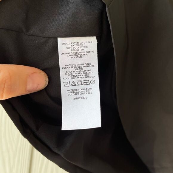 Ann Taylor Black Structured Crop Top, Size 6, NWT - Picture 6 of 10